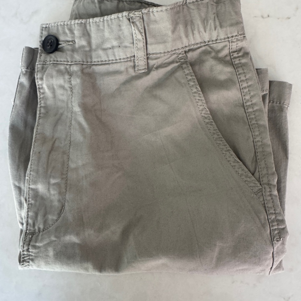 H&M never worn boy’s khaki shorts